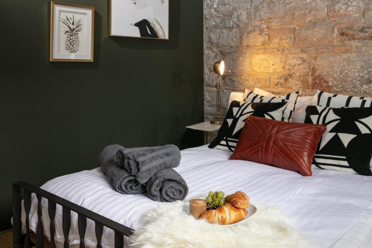 Two-Bedroom Apartment At Royal William Yard, Plymouth Buitenkant foto