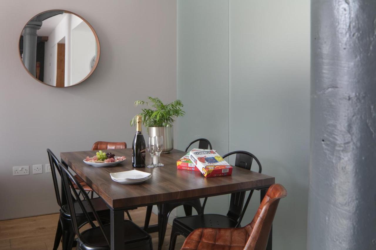 Two-Bedroom Apartment At Royal William Yard, Plymouth Buitenkant foto